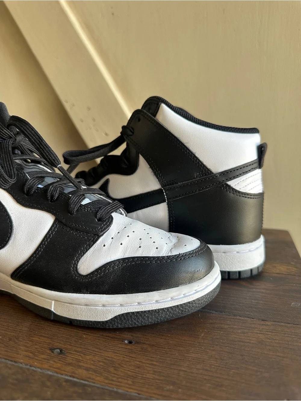 Nike Dunk High Retro Black White “Panda” Men’s Size 9 DD1399-105